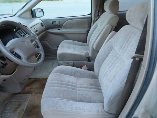 2001 Toyota Sienna... 163,000 Miles... $2,300 - cars & trucks - by... for sale in Waterloo, IA – photo 12