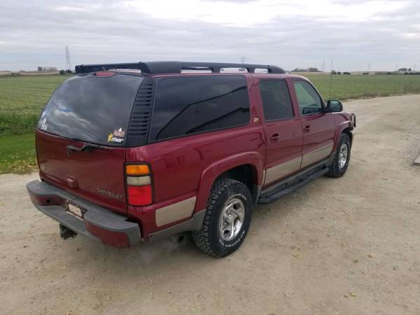 04 Chevy Suburban Z71 4x4 for sale in Fairwater, WI – photo 4