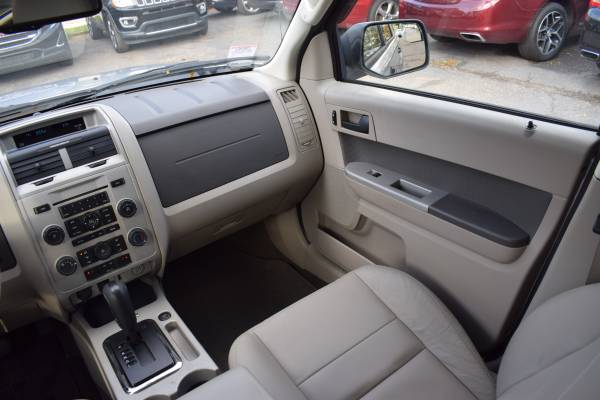 ***2011 FORD ESCAPE XLT-80K MILES*** SUNROOF, USB, AUX!!! for sale in Taylor, MI – photo 9