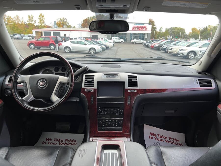 2012 Cadillac Escalade Luxury 4WD for sale in Ortonville, MI – photo 21