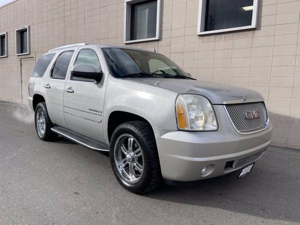 2007 GMC Yukon Denali Awd Low Miles! Leather! Moon Roof! - cars & for sale in Boise, ID – photo 2