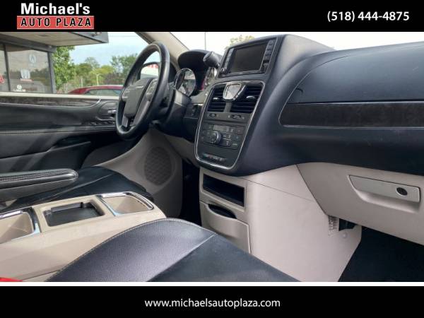 2014 Chrysler Town & Country Touring - cars & trucks - by dealer -... for sale in east greenbush, NY – photo 11