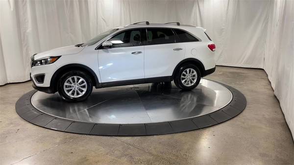 2018 Kia Sorento LX SUV - - by dealer - vehicle for sale in Beaverton, OR – photo 5