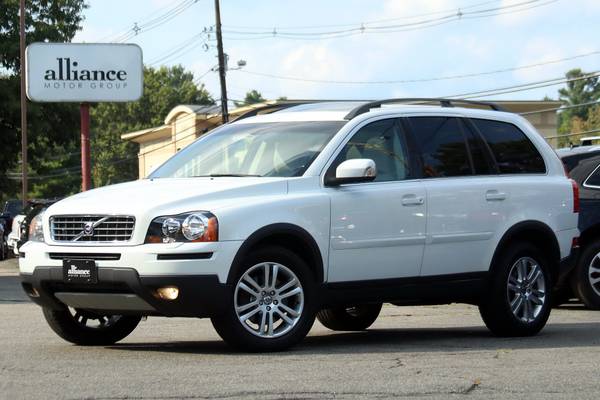 2010 Volvo XC90 3.2 AWD - heated leather, moonroof, 3rd row, financing for sale in Middleton, MA