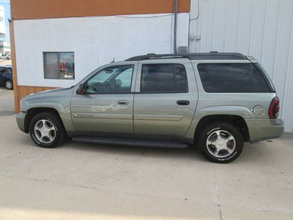2004 Chevrolet TrailBlazer EXT LT 4x4 4dr SUV 5.3 V8 3rd Row Seating for sale in osage beach mo 65065, MO – photo 5