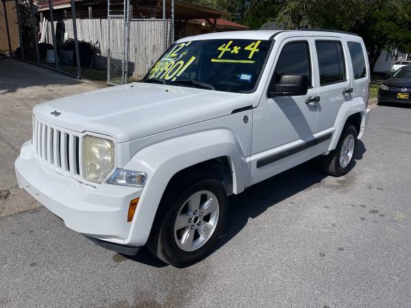 2012 JEEP LIBERTY 4x4! 150k Millas ! 6 CIL! - cars & for sale in Brownsville, TX