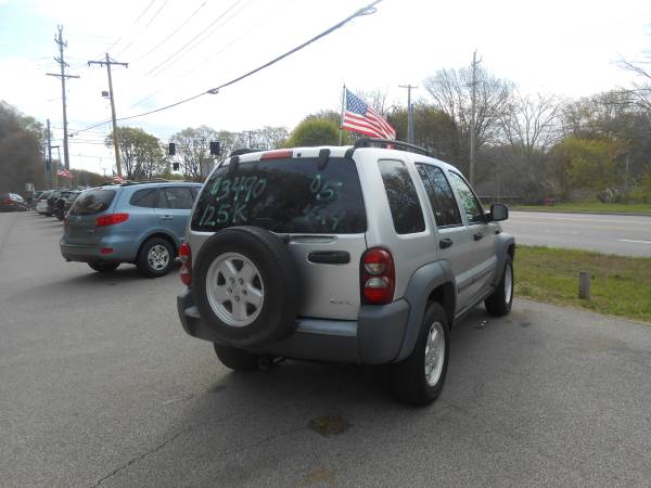 2005 Jeep Liberty 4X4 - - by dealer - vehicle for sale in Perry, OH – photo 10