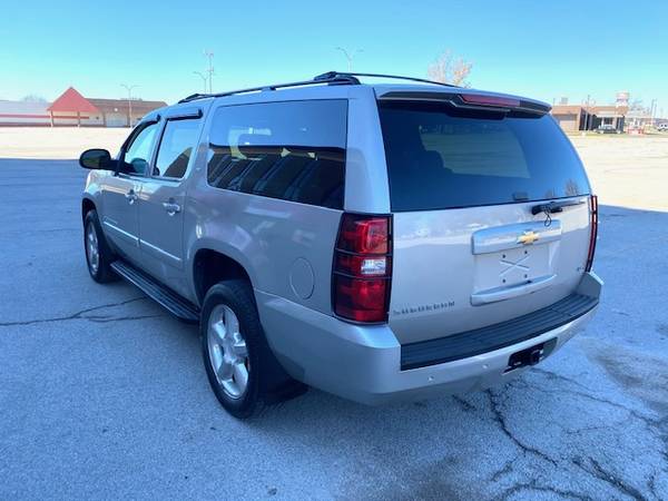 2007 Chevy Suburban - cars & trucks - by owner - vehicle automotive... for sale in Kansas City, MO – photo 7