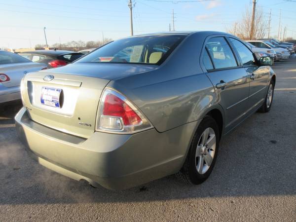 2006 Ford Fusion SE Sedan - Automatic - Wheels - V6 - Low Miles for sale in Des Moines, IA – photo 6