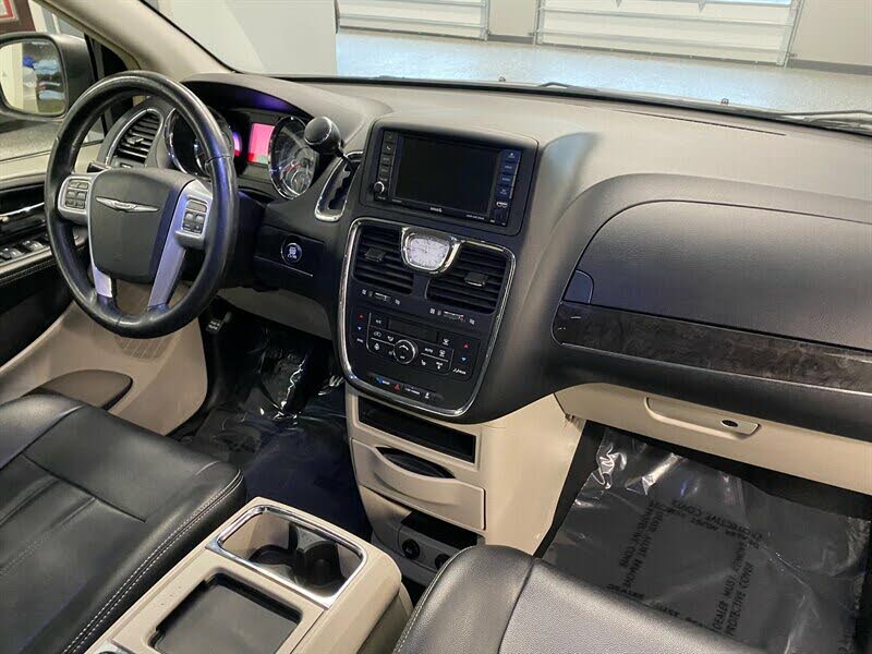 2013 Chrysler Town & Country Touring-L FWD for sale in Grand Rapids, MI – photo 16