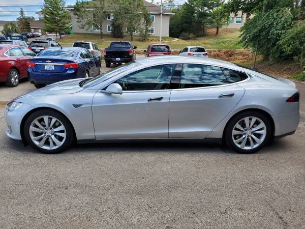 2015 Tesla Model S 85D AWD. Auto Pilot. 17" Touchscreen. Must SEE!!!... for sale in Marion, IA – photo 2