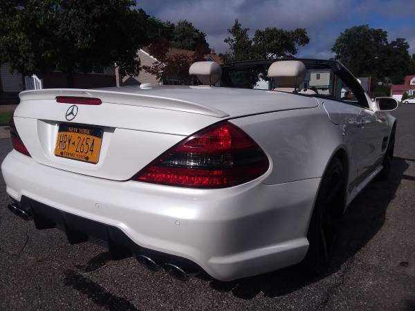 BEAUTIFUL WHITE/WHITE 07 MERCEDES BENZ SL550 SL63 UPGRADES 77K MILES for sale in Melville, NY – photo 11