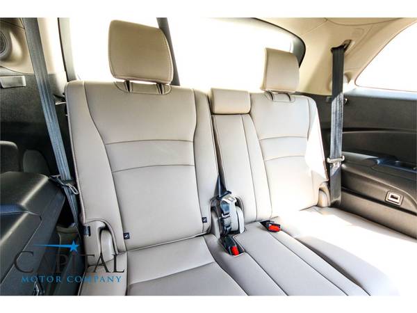 Clean Trade-In 2016 Honda Pilot Touring w/DVD, 3rd Row Seats! for sale in Eau Claire, IA – photo 9