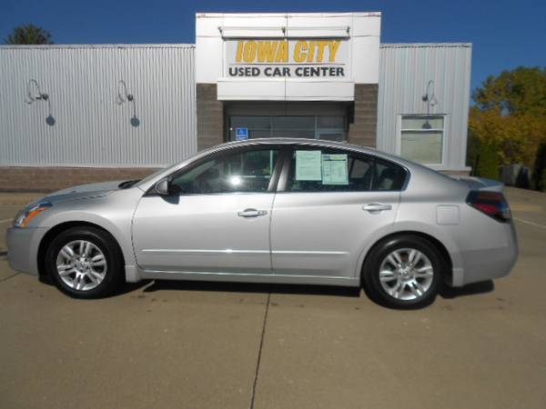 2011 Nissan Altima 2.5 S - cars & trucks - by dealer - vehicle... for sale in Iowa City, IA