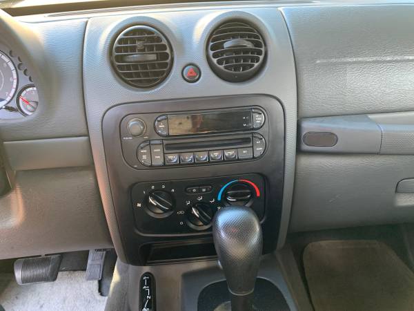 ***MUST SELL 2005 JEEP LIBERTY 4x4 LIMITED $2500 O.B.O.*** - cars &... for sale in Clermont, FL – photo 6