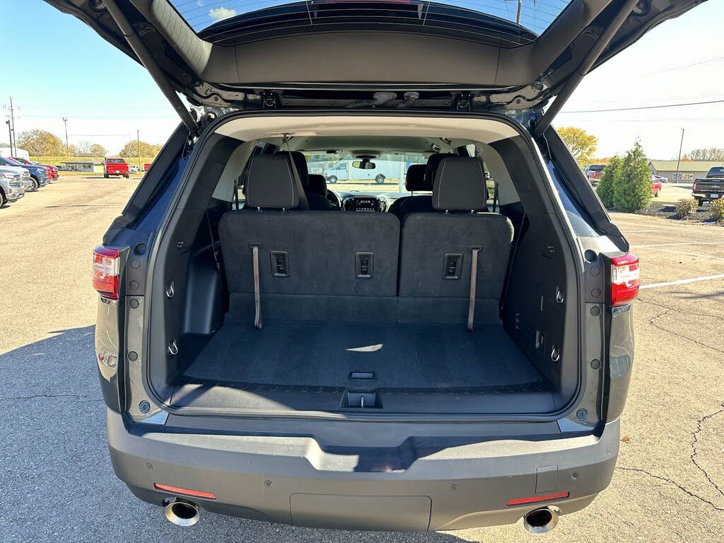 2018 Chevrolet Traverse LT Cloth FWD for sale in Greendale, IN – photo 4