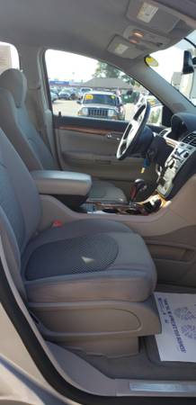 NICE!! 2007 Saturn Outlook FWD 4dr XR for sale in Chesaning, MI – photo 9