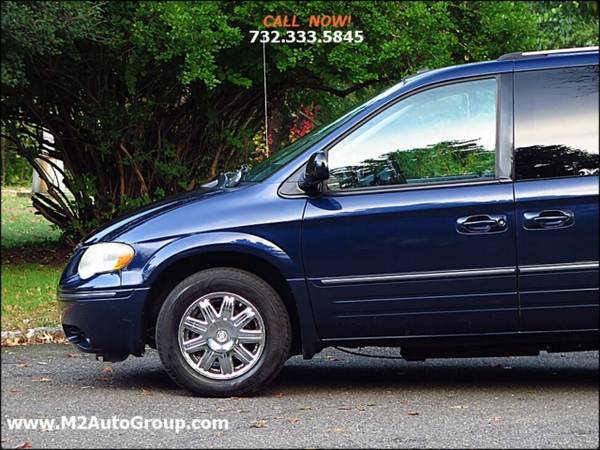 2006 Chrysler Town & Country Limited 4dr Extended Mini Van w/ Power... for sale in East Brunswick, NY – photo 23