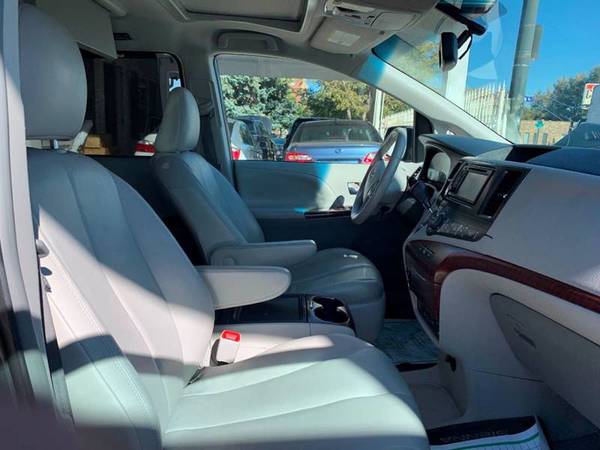 2013 Toyota Sienna XLE 7 Passenger Auto Access Seat 4dr SKU:401086 Toy for sale in Denver, NV – photo 21