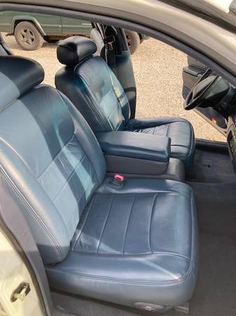 1998 Lincoln Town Car - cars & trucks - by owner - vehicle... for sale in St. Charles, MO – photo 11