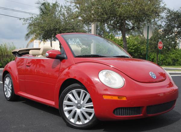 2008 VOLKSWAGEN NEW BEETLE CONVERTIBLE, 2.5L 4Cyl, CLEAN for sale in west park, FL