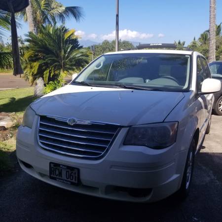 2010 Chrysler Town and Country for sale in Lahaina, HI