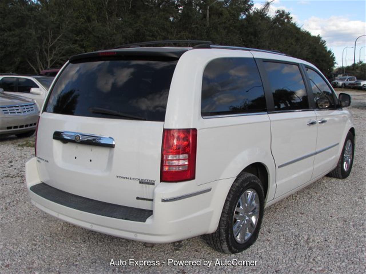 2010 Chrysler Town & Country for sale in Orlando, FL – photo 7