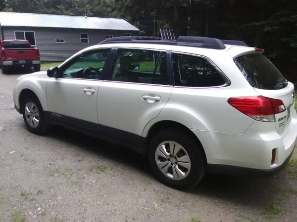 RARE 6 SPEED 2010 SUBARU OUTBACK for sale in Saxtons River, VT – photo 5
