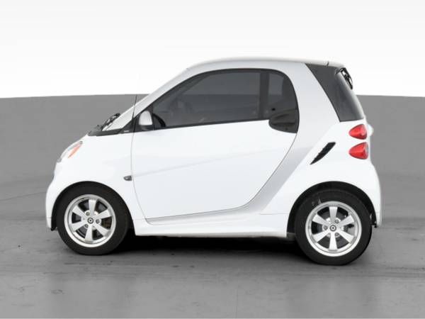 2013 smart fortwo Pure Hatchback Coupe 2D coupe White - FINANCE... for sale in Atlanta, CA – photo 5