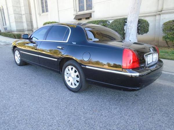 2011 Lincoln Town Car - - by dealer - vehicle for sale in Los Angeles, CA – photo 4