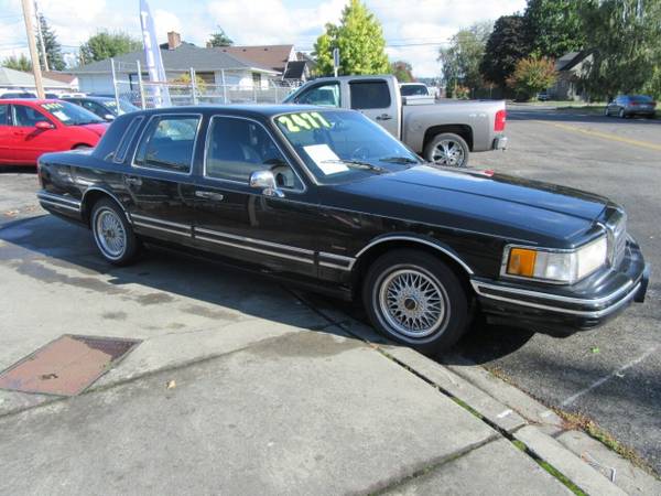 1994 *Lincoln* *Town Car* *4dr Sedan Executive* - cars & trucks - by... for sale in Marysville, WA – photo 3