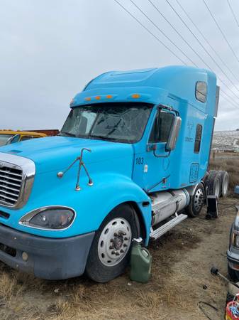 2005 Freightliner Columbia Parts for sale in Othello, WA
