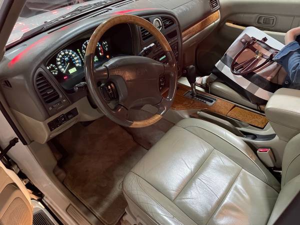 2001 Infiniti QX4 4X4 Low miles only 145k looks and runs great for sale in OAKTON, District Of Columbia – photo 9
