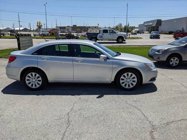 2012 Chrysler 200 Lx - - by dealer - vehicle for sale in BLUFFTON, IN – photo 5