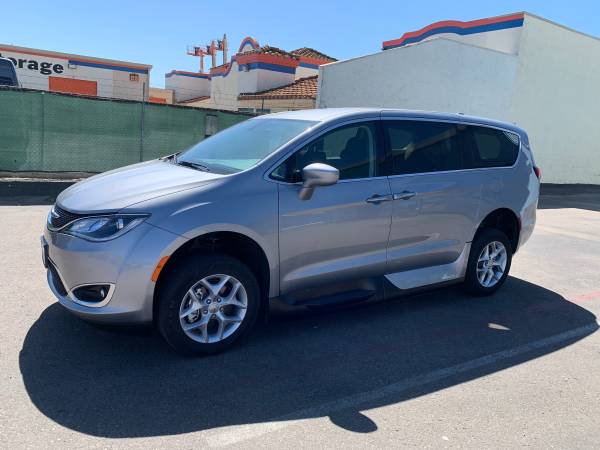 2018 Chrysler Pacifica with VMI Handicap Conversion for sale in El Cajon, CA – photo 2