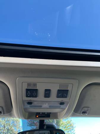 2007 GMC Yukon Denali (No Rust) (Credit Cards Accepted) for sale in milwaukee, WI – photo 8
