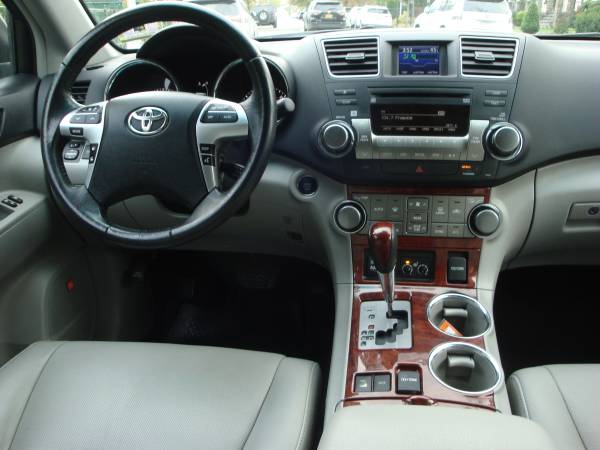 ** 2012 TOYOTA HIGHLANDER * LIMITED * - cars & trucks - by dealer -... for sale in Brooklyn, NY – photo 10