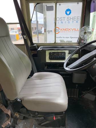 1995 International Bus for sale in Knoxville, TN – photo 5