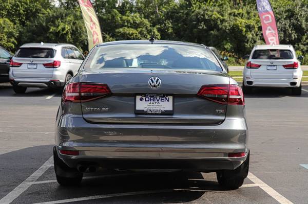 2017 *Volkswagen* *Jetta* *1.4T SE Automatic* Platin for sale in Oak Forest, IL – photo 8