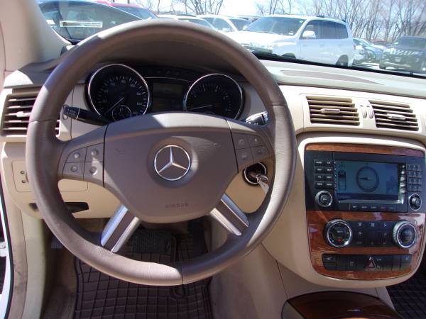 2007 Mercedes Benz R350 4-Matic/ALL CREDIT IS APPROVED@Topline Methuen for sale in Methuen, MA – photo 16