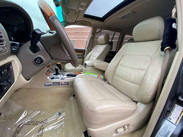 2005 Lexus LX 470: LOW MILES 4x4 Night Vision 3rd Row Seat for sale in Madison, WI – photo 8