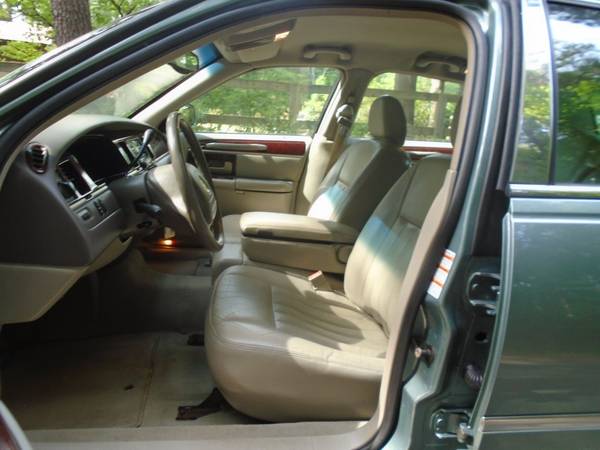 2004 Lincoln Town Car, 63K miles, cln Carfax, 17 serv rcrds new for sale in Matthews, NC – photo 10