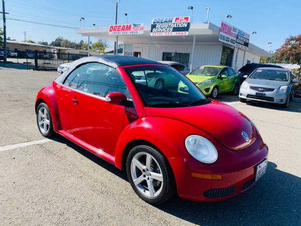 2010 Volkswagen New Beetle Convertible clean title for sale in Sacramento , CA