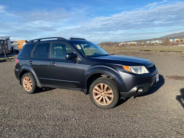 Blue 2013 Subaru Forester All Wheel Drive Sunroof Heated Seats obo for sale in Medford, OR – photo 4