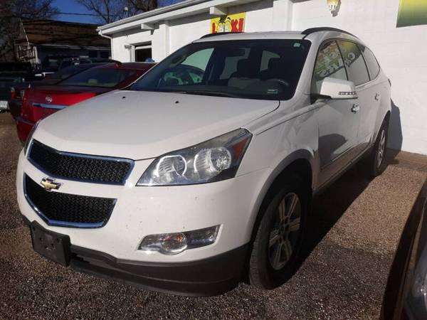 2011 CHEVY TRAVERSE LT ALL WHEEL DRIVE 3RD ROW SEATING 170K $5995... for sale in Camdenton, MO – photo 2