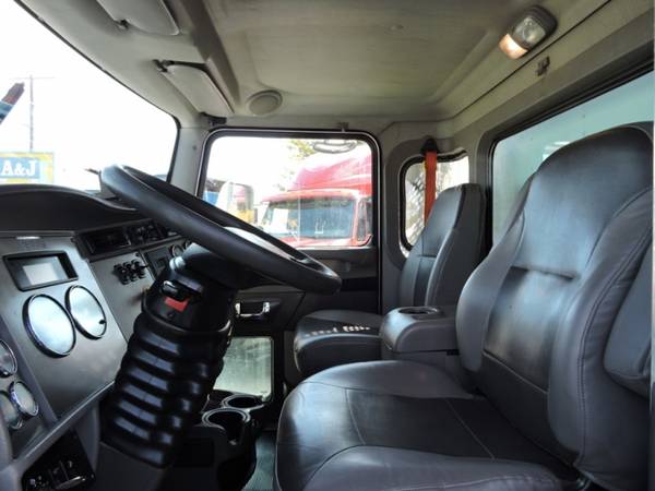 2011 KENWORTH T370 24 FOOT BOX TRUCK with for sale in Grand Prairie, TX – photo 23