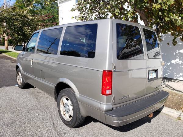 2005 Chevy astro passenger for sale in Brooklyn, NY – photo 2