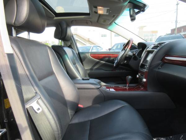 ** 2011 LEXUS LS460- LOADED UP! SUPER CLEAN! GUARANTEED FINANCE! for sale in Lancaster, PA – photo 13