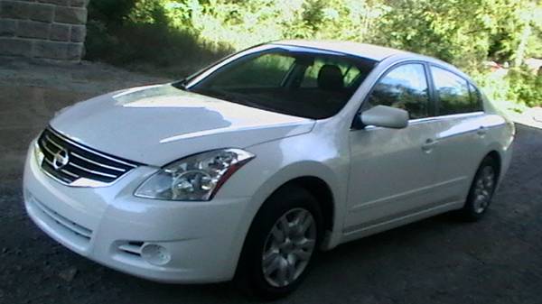 2012 nissan altima - cars & trucks - by owner - vehicle automotive... for sale in Alexandria, PA
