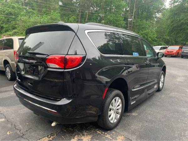 2017 Chrysler Pacifica Touring-L handicap wheelchair side for sale in Dallas, NY – photo 4